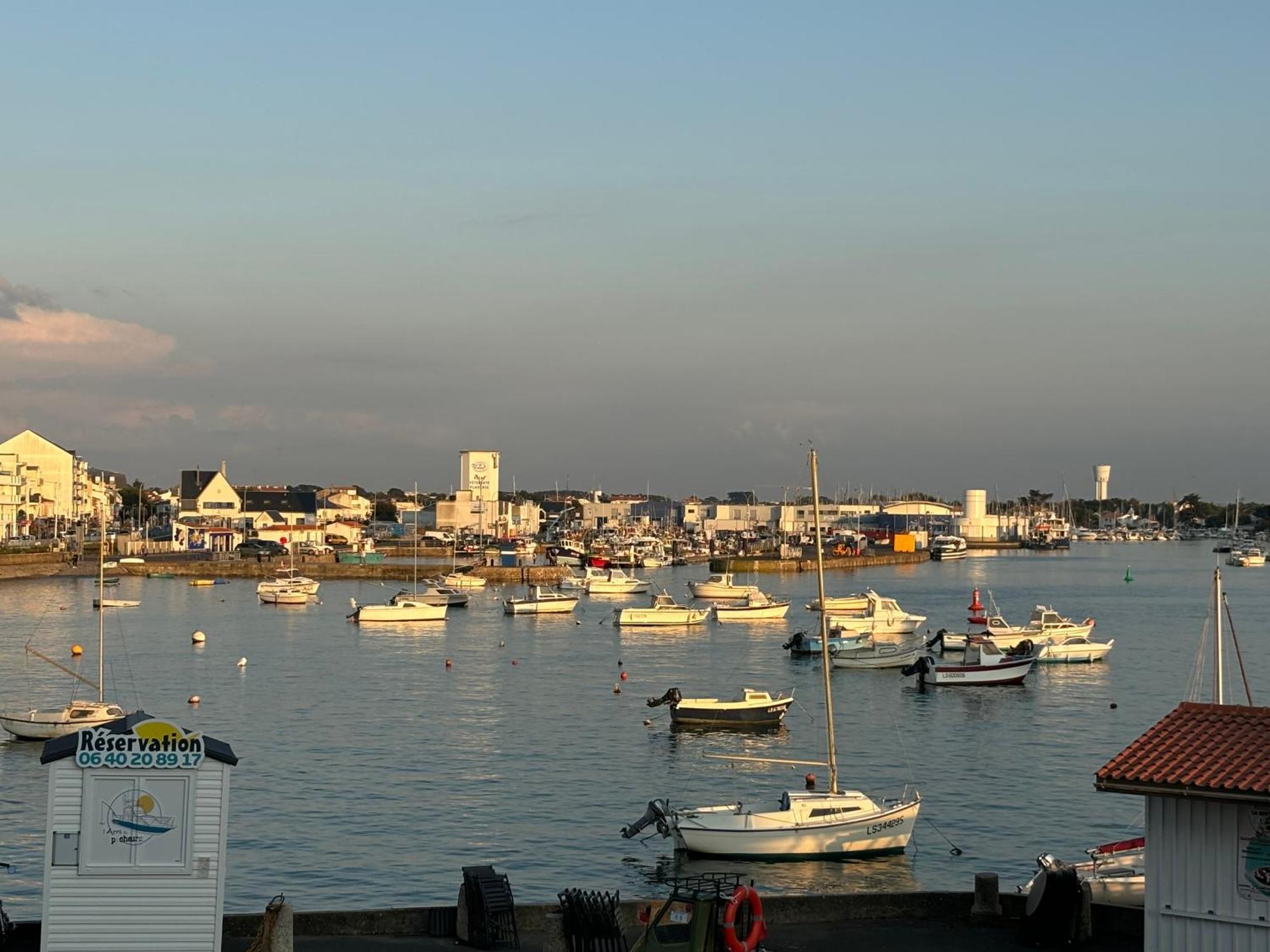 Vue Panoramique Port Et Ocean Lägenhet Saint-Gilles-Croix-de-Vie Exteriör bild