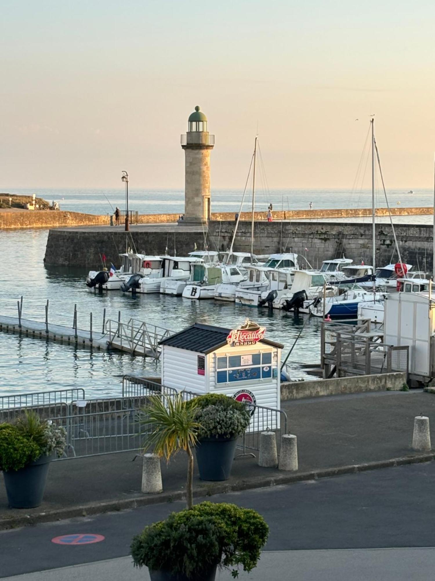 Vue Panoramique Port Et Ocean Lägenhet Saint-Gilles-Croix-de-Vie Exteriör bild